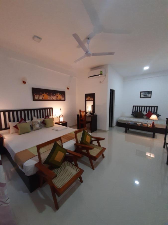 Hotel Chanara Sigiriya Bagian luar foto